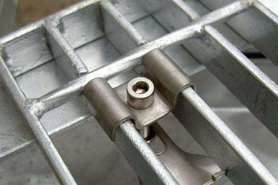 De Bargrating van het zadelstaal Klemmen Gegalvaniseerde Installatieklem