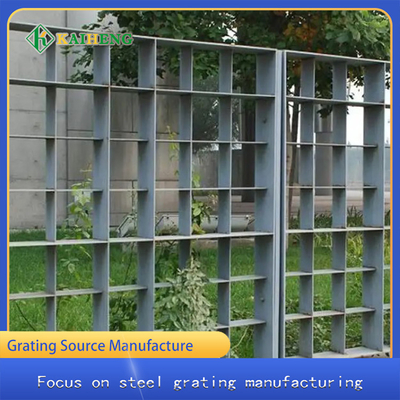 Galvaniseerde de Koolstofstaalq235 Hete Onderdompeling Gelast Mesh Fencing Grid Customized