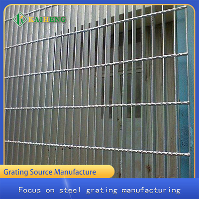 Galvaniseerde de Koolstofstaalq235 Hete Onderdompeling Gelast Mesh Fencing Grid Customized