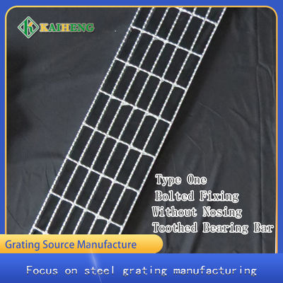 Buitent1 van de Tredeloopvlakken niet van het Misstapmetaal Ladder Gegalvaniseerde de Stapplaat