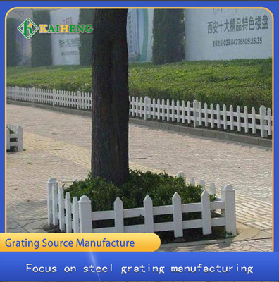 De kleine Gelaste Mesh Fencing Lawn Border Fence Vangrail van pvc Gazon