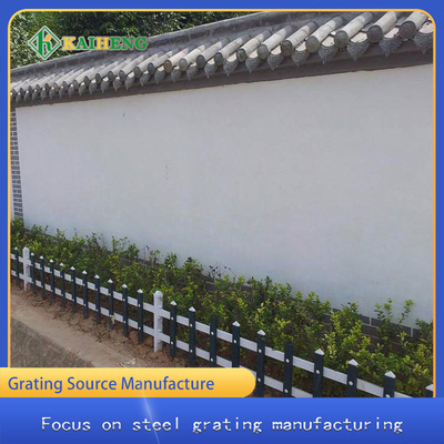 De kleine Gelaste Mesh Fencing Lawn Border Fence Vangrail van pvc Gazon